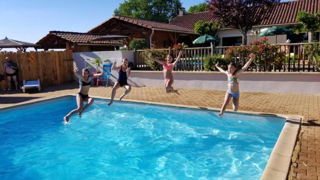 Camping Maeva Escapades Au P'Tit Bonheur Peyrillac-et-Millac Esterno foto