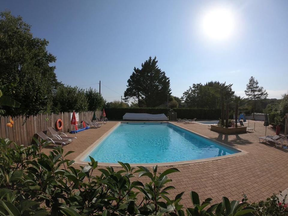 Camping Maeva Escapades Au P'Tit Bonheur Peyrillac-et-Millac Esterno foto