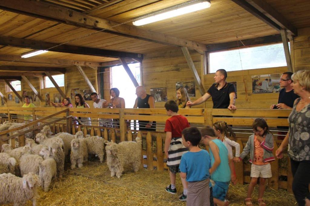 Camping Maeva Escapades Au P'Tit Bonheur Peyrillac-et-Millac Esterno foto